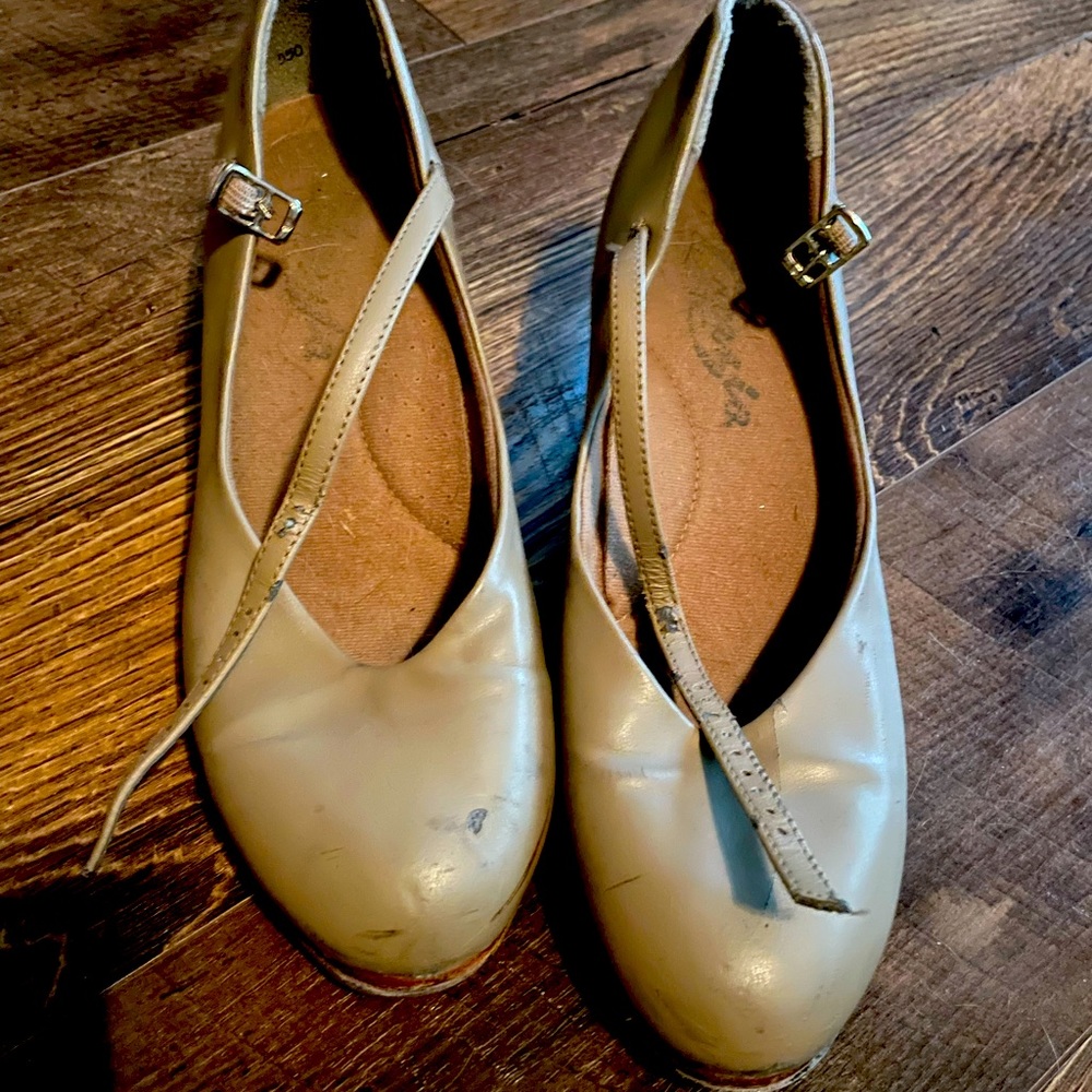 Capezio character taps